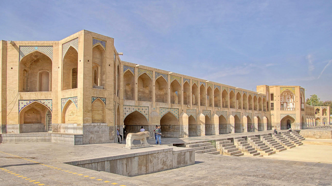 تاریخچه سی و سه پل – شاهکار معماری صفوی